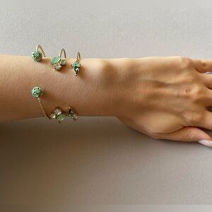 Elegant Gold and Green Bracelet Set M342
